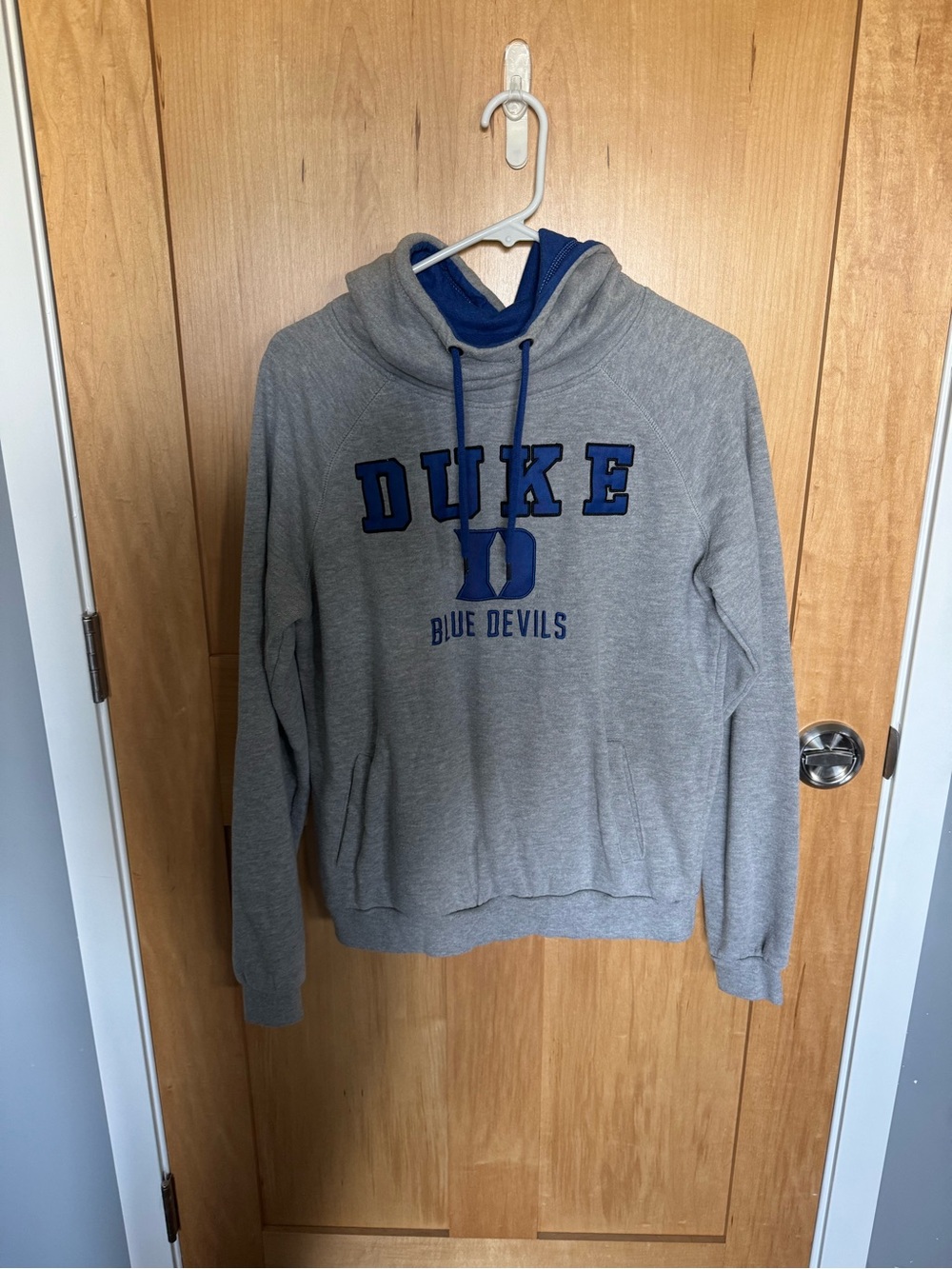 Colosseum Gray Duke Blue Devils Pullover Hoodie with Blue Accents